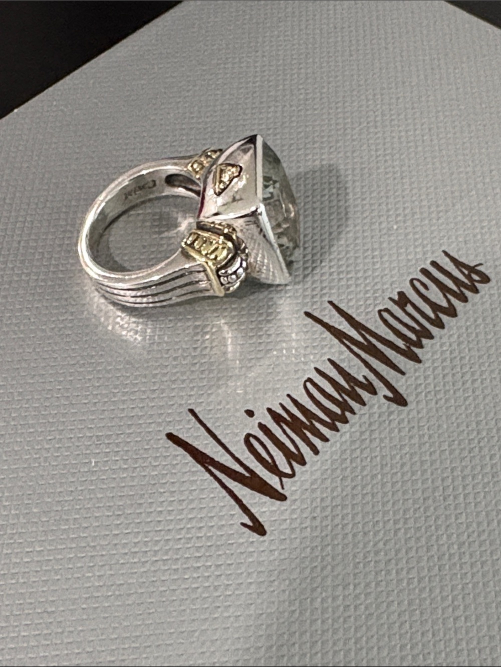 Lagos Ring with light Green Square Gemstone - Picture 3 of 8